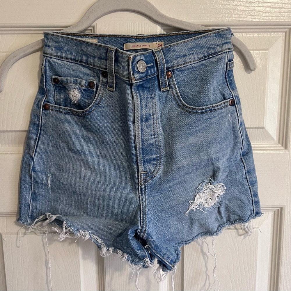 Levi’s Premium Ribcage Shorts